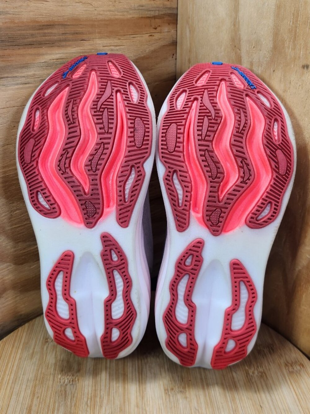 Brooks Glycerin Max Womens White Running Shoes Sneakers Size 8.5 - Picture 9 of 10